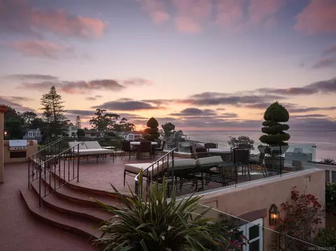 View/Area - 7757 Whitefield Pl, La Jolla, CA 92037 photo 1 of 12
