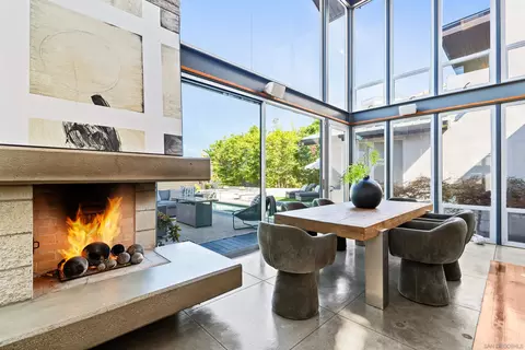 Dining - 5259 Pacifica Dr, San Diego, CA 92109 photo 2 of 2