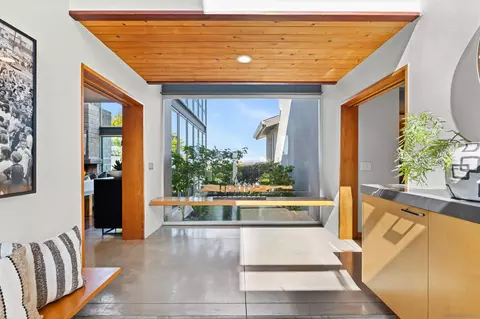Entry Way - 5259 Pacifica Dr, San Diego, CA 92109 photo 1 of 6