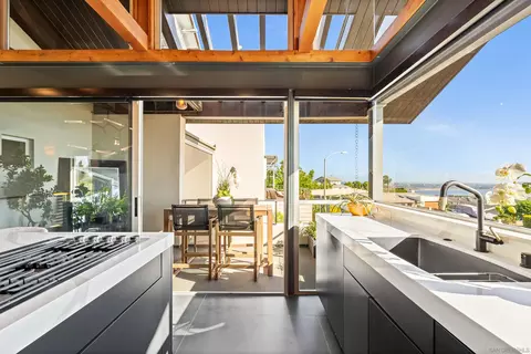 Kitchen - 5259 Pacifica Dr, San Diego, CA 92109 photo 1 of 7