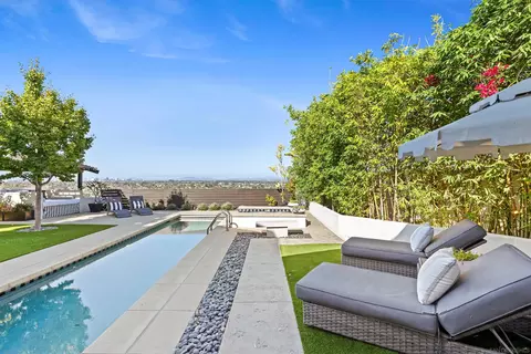 Exterior - 5259 Pacifica Dr, San Diego, CA 92109 photo 18 of 27