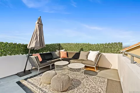 Exterior - 5259 Pacifica Dr, San Diego, CA 92109 photo 9 of 27