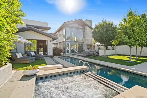 Exterior - 5259 Pacifica Dr, San Diego, CA 92109 photo 19 of 27