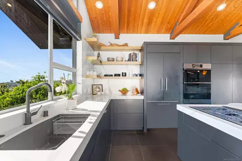 Kitchen - 5259 Pacifica Dr, San Diego, CA 92109 photo 6 of 7