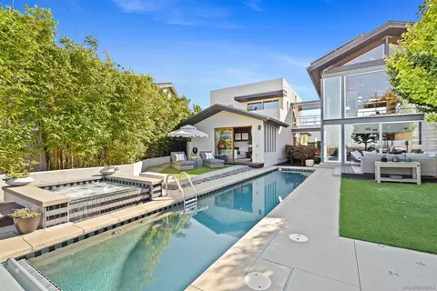 Exterior - 5259 Pacifica Dr, San Diego, CA 92109 photo 17 of 27