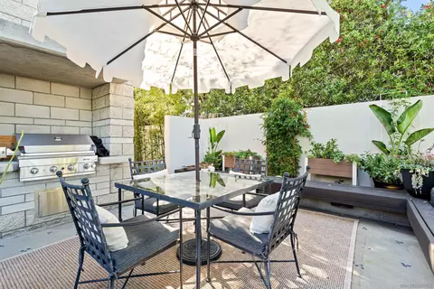Exterior - 5259 Pacifica Dr, San Diego, CA 92109 photo 23 of 27