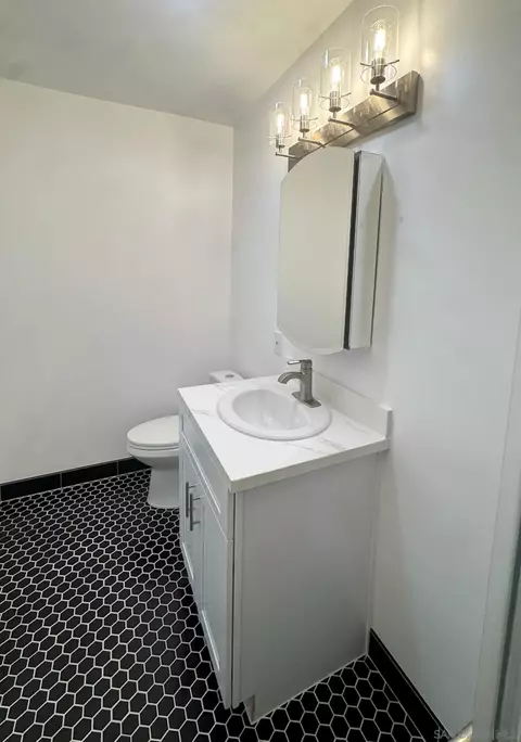 Bath - 7000 Saranac St #17, La Mesa, CA 91942 photo 4 of 5