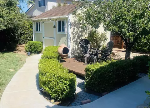 Exterior - 2120 Mountain View Dr, Escondido, CA 92027 photo 6 of 10