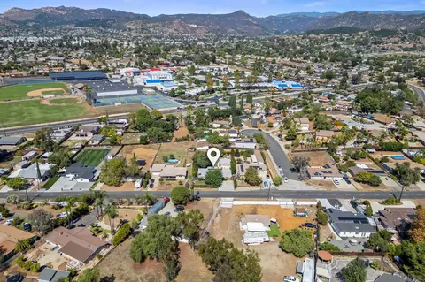 View/Area - 2120 Mountain View Dr, Escondido, CA 92027 photo 6 of 10