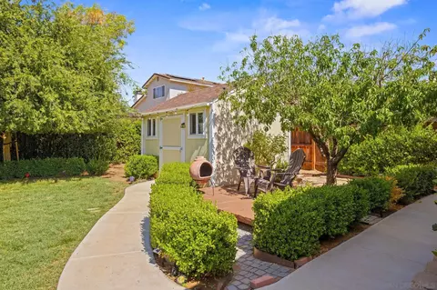 Exterior - 2120 Mountain View Dr, Escondido, CA 92027 photo 5 of 10