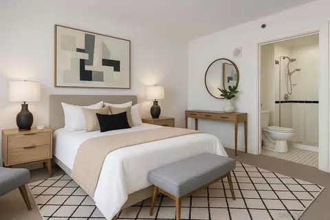 425 W Beech St #1504, San Diego, CA 92101