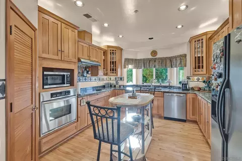 Kitchen - 3131 Pheasant Dr, Julian, CA 92036 photo 2 of 4
