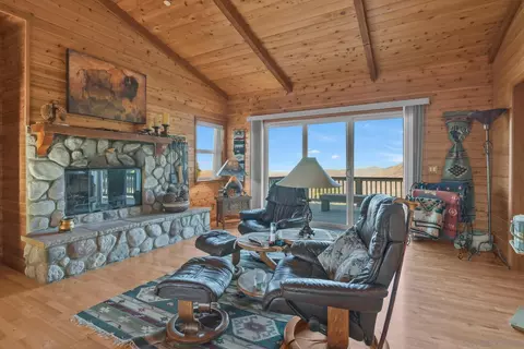 Living - 3131 Pheasant Dr, Julian, CA 92036 photo 3 of 7