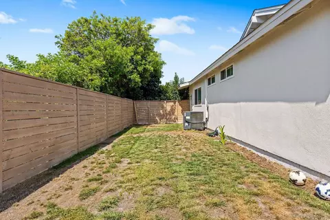 Exterior - 13233 La Venta Dr, Poway, CA 92064 photo 8 of 9