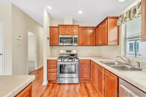 Kitchen - 1285 E Washington Ave #SPC 29, El Cajon, CA 92019 photo 4 of 5