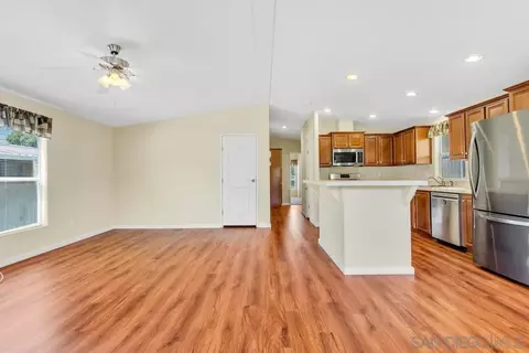 Living - 1285 E Washington Ave #SPC 29, El Cajon, CA 92019 photo 3 of 5