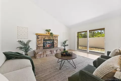 Living - 3195 Calle De Oro, Jamul, CA 91935 photo 2 of 3