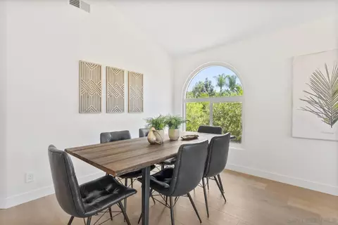 Dining - 3195 Calle De Oro, Jamul, CA 91935 photo 1 of 4