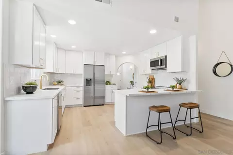 Kitchen - 3195 Calle De Oro, Jamul, CA 91935 photo 2 of 5