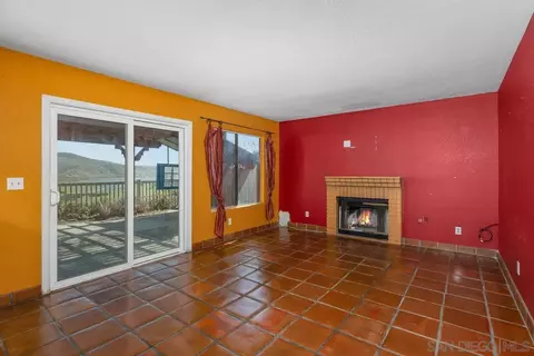 Living - 10145 Diamond Head Ct, Spring Valley, CA 91977 photo 4 of 5