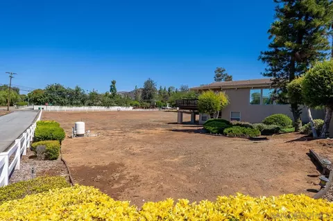 Exterior - 719 Singing Trails Dr, El Cajon, CA 92019 photo 13 of 19