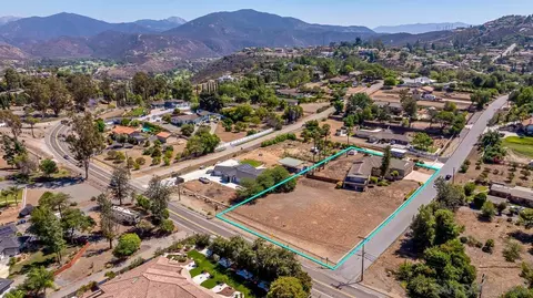 View/Area - 719 Singing Trails Dr, El Cajon, CA 92019 photo 4 of 8