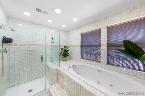 Bath - 719 Singing Trails Dr, El Cajon, CA 92019 photo 4 of 7