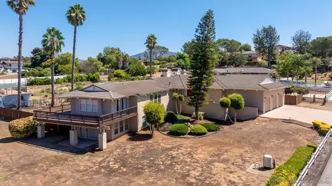 719 Singing Trails Dr, El Cajon, CA 92019