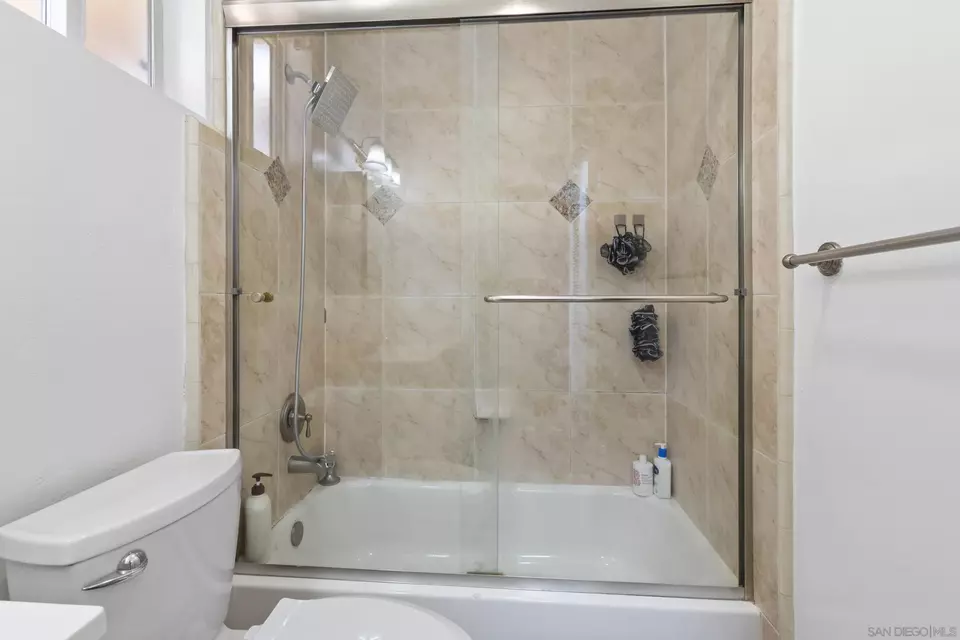 Bath - 5510 Adelaide Ave #1, San Diego, CA 92115 photo 2 of 2