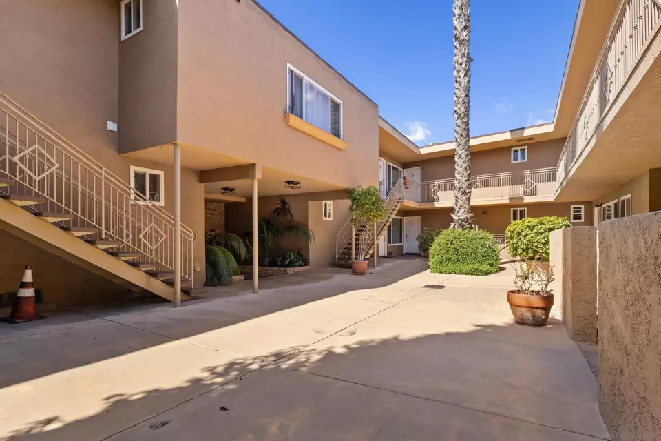 Exterior - 5510 Adelaide Ave #1, San Diego, CA 92115 photo 2 of 4