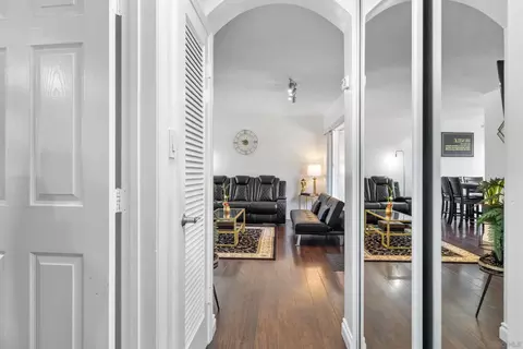 Entry Way - 5510 Adelaide Ave #1, San Diego, CA 92115 photo 1 of 1