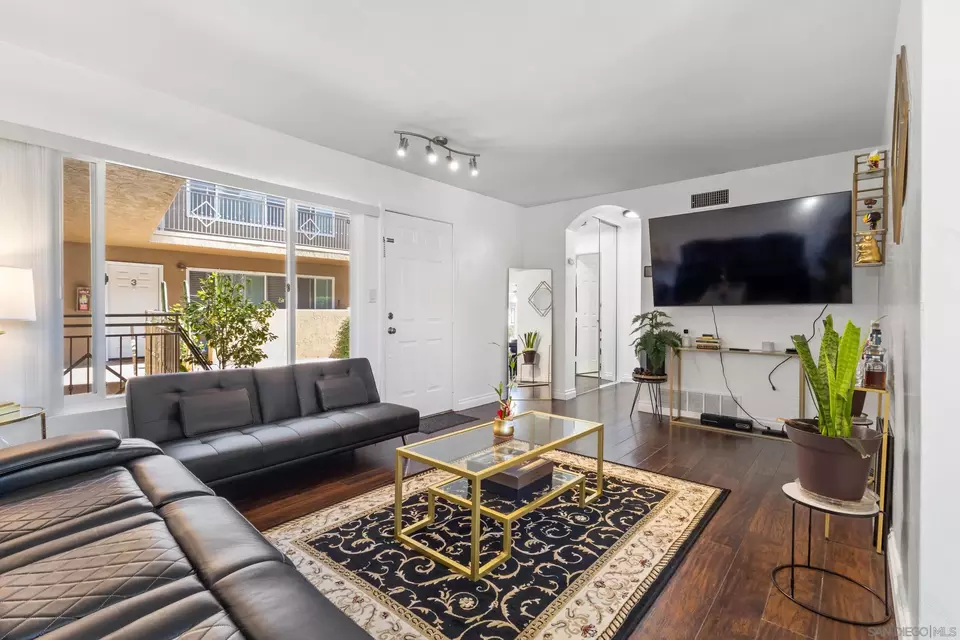 Living - 5510 Adelaide Ave #1, San Diego, CA 92115 photo 4 of 6