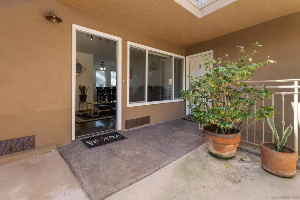 Exterior - 5510 Adelaide Ave #1, San Diego, CA 92115 photo 1 of 4