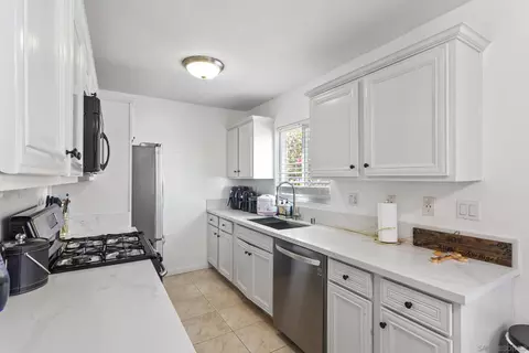 Kitchen - 5510 Adelaide Ave #1, San Diego, CA 92115 photo 1 of 3