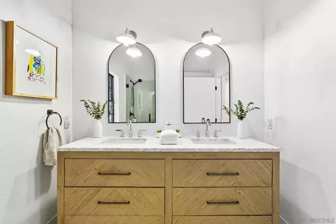 Bath - 9903 Shadow Rd, La Mesa, CA 91941 photo 1 of 6