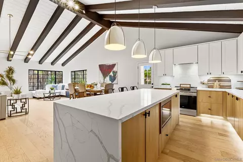 Kitchen - 9903 Shadow Rd, La Mesa, CA 91941 photo 7 of 8