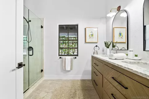 Bath - 9903 Shadow Rd, La Mesa, CA 91941 photo 2 of 6