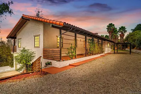 9903 Shadow Rd, La Mesa, CA 91941