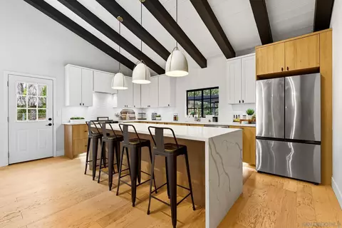 Kitchen - 9903 Shadow Rd, La Mesa, CA 91941 photo 3 of 8