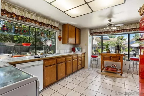 4466 Saint Andrews Pl, Oceanside, CA 92057 photo 4