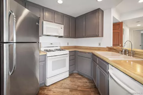 Kitchen - 2976 Anawood Way, Spring Valley, CA 91978 photo 1 of 6