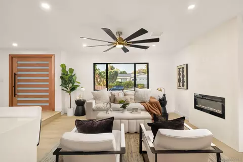 Living - 12707 Avenida De Espuela, Poway, CA 92064 photo 2 of 2