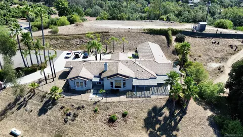 View/Area - 2749 Los Alisos Dr, Fallbrook, CA 92028 photo 3 of 6