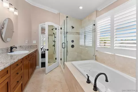 Bath - 6438 Agate Way, Carlsbad, CA 92011 photo 3 of 4