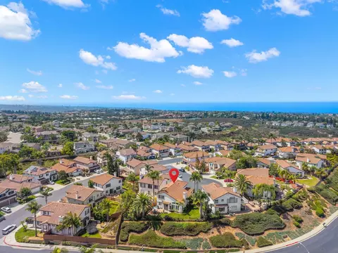 View/Area - 6438 Agate Way, Carlsbad, CA 92011 photo 5 of 11