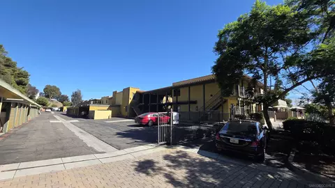 Exterior - 2360 Paseo De Laura #2, Oceanside, CA 92056 photo 6 of 6