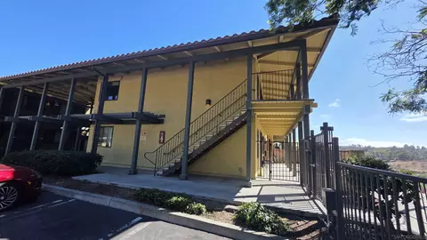 Exterior - 2360 Paseo De Laura #2, Oceanside, CA 92056 photo 3 of 6