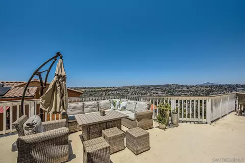 9180 Tokaj Ln, Spring Valley, CA 91977 photo 17