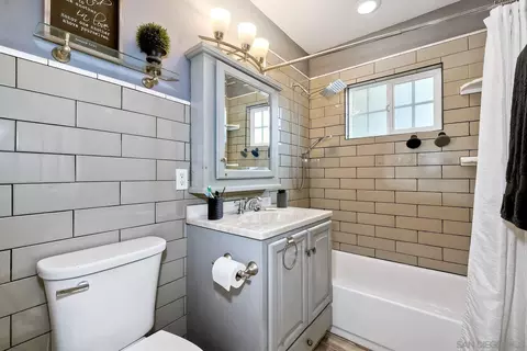 Bath - 8734 Atlas View Dr, Santee, CA 92071 photo 1 of 2