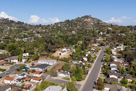 View/Area - 4703 Helix Glen Dr, La Mesa, CA 91941 photo 3 of 12